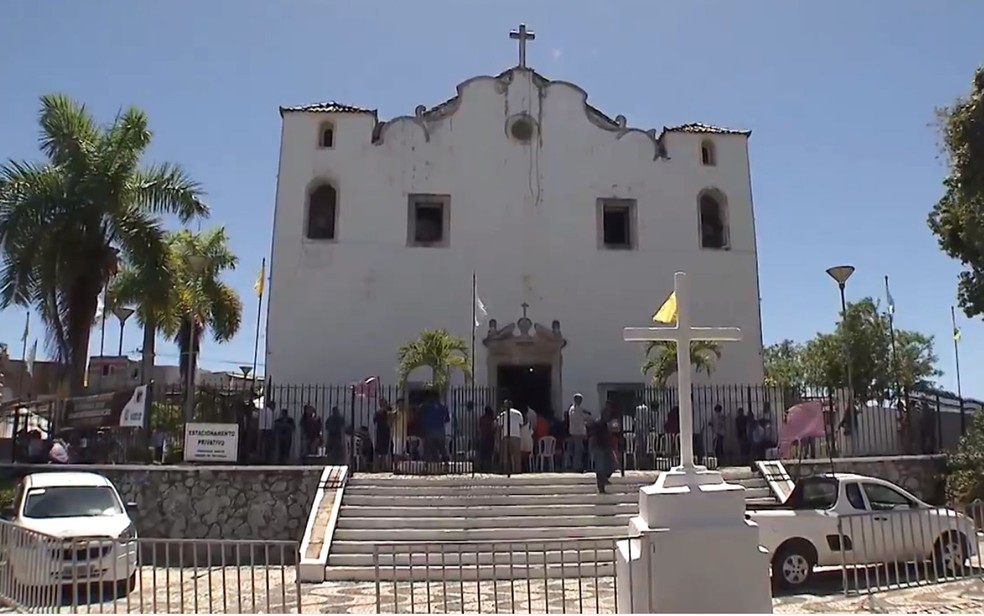 Paróquia de Santo Amaro de Ipitanga, em Lauro de Freitas durante festejos ao padroeiro antes da pandemia da Covid-19 — Foto: Reprodução/TV Bahia